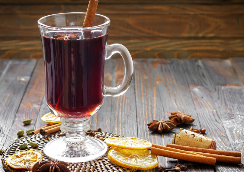 Recette vin chaud de noël, idée recette simple, recette avec des épices